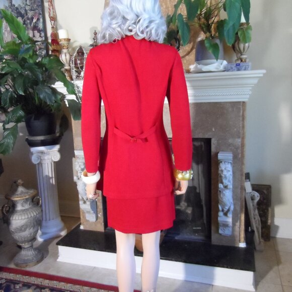 St. John Collection Red Knit Double Breasted Jacket & Skirt Suit SIze 8 - Picture 15 of 16